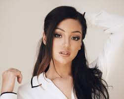 MELANIE IGLESIAS